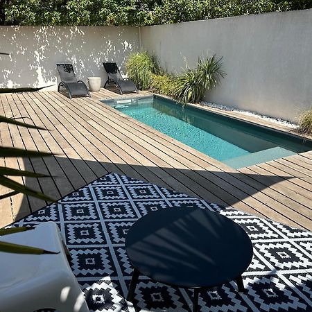 Maison Contemporaine Avec Piscine Privee Chauffee, Entre Plages Et Provence, Borne 11 Kw Истр Экстерьер фото