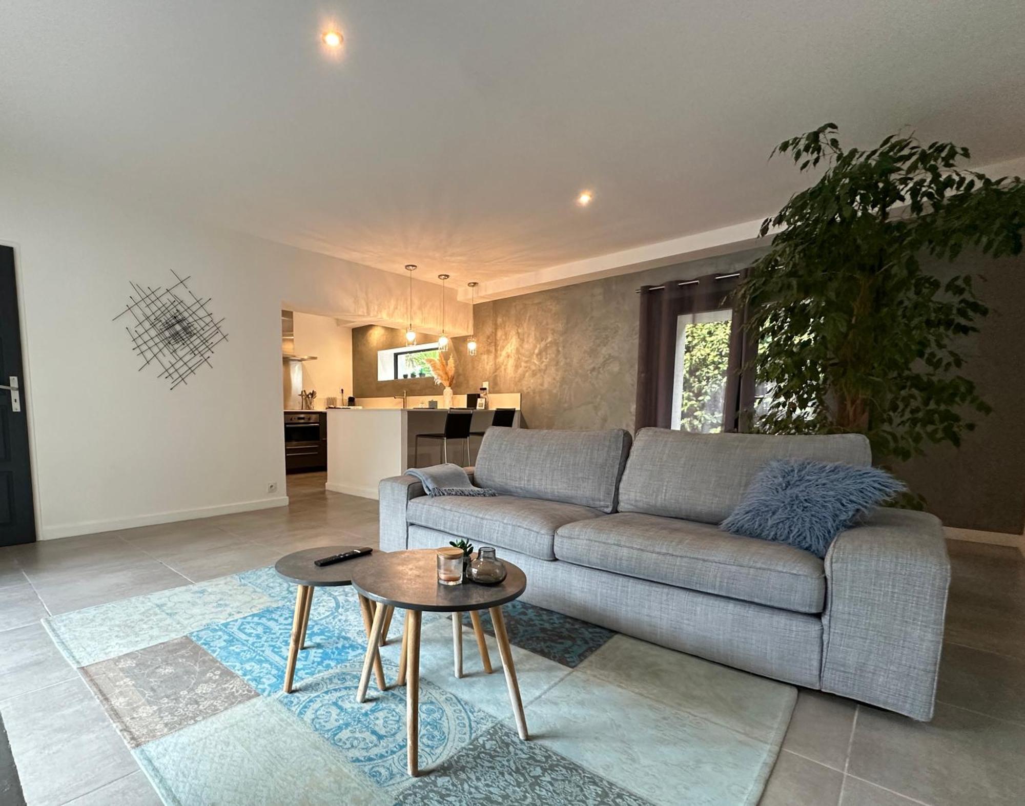 Maison Contemporaine Avec Piscine Privee Chauffee, Entre Plages Et Provence, Borne 11 Kw Истр Экстерьер фото