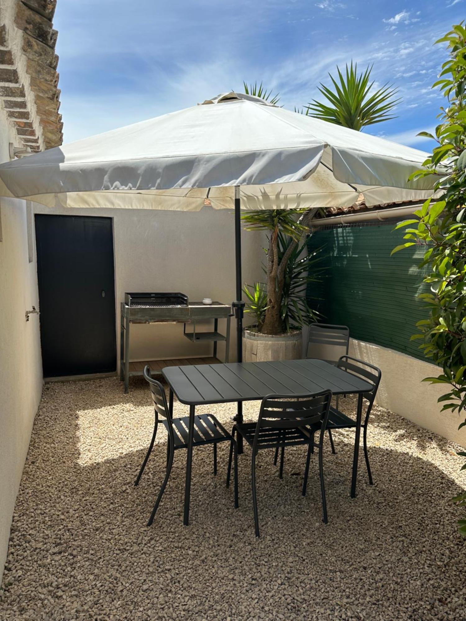 Maison Contemporaine Avec Piscine Privee Chauffee, Entre Plages Et Provence, Borne 11 Kw Истр Экстерьер фото