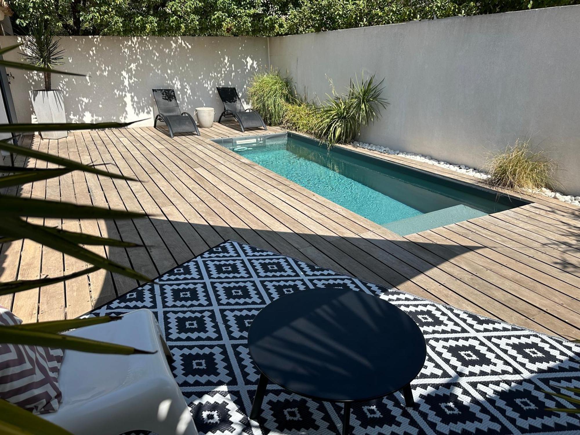 Maison Contemporaine Avec Piscine Privee Chauffee, Entre Plages Et Provence, Borne 11 Kw Истр Экстерьер фото
