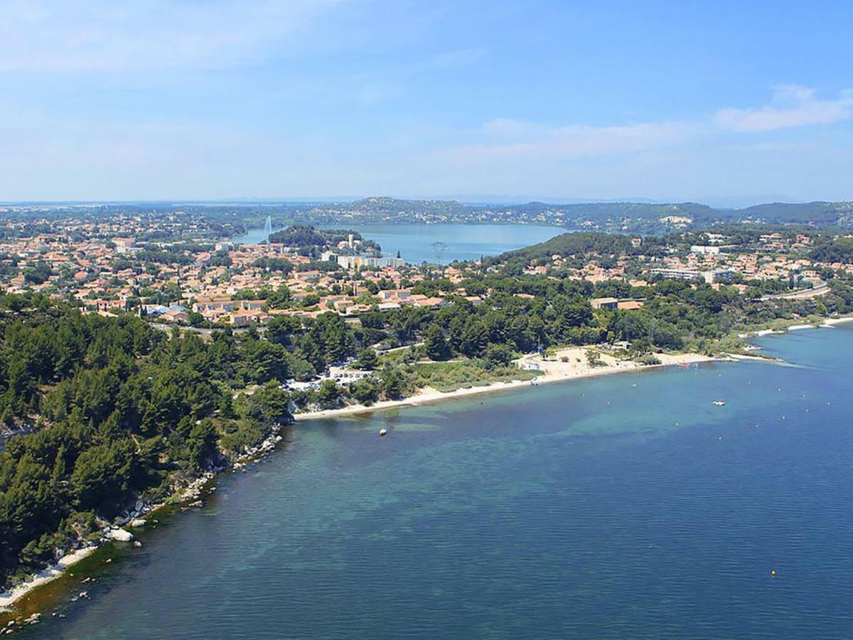 Maison Contemporaine Avec Piscine Privee Chauffee, Entre Plages Et Provence, Borne 11 Kw Истр Экстерьер фото