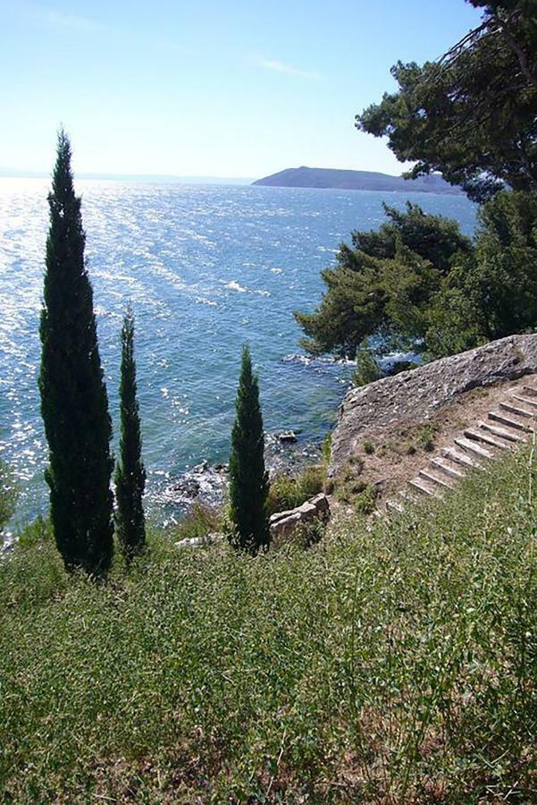 Maison Contemporaine Avec Piscine Privee Chauffee, Entre Plages Et Provence, Borne 11 Kw Истр Экстерьер фото